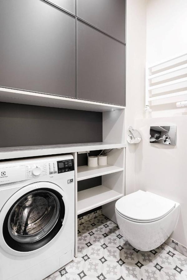 Happy Inn Laime Studio, Self Check-In-24-7, A-C, Parking-In-The-Underground-Garage VNO Exteriör bild