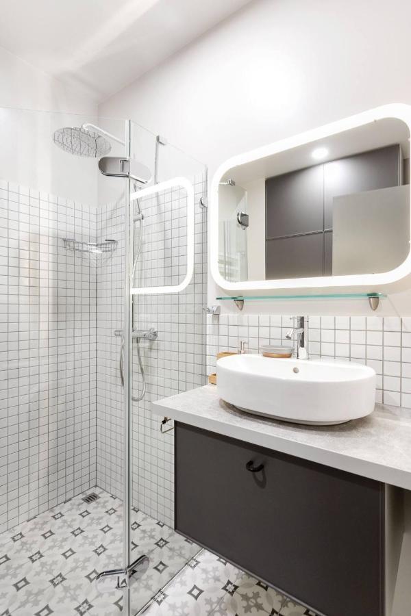 Happy Inn Laime Studio, Self Check-In-24-7, A-C, Parking-In-The-Underground-Garage VNO Exteriör bild
